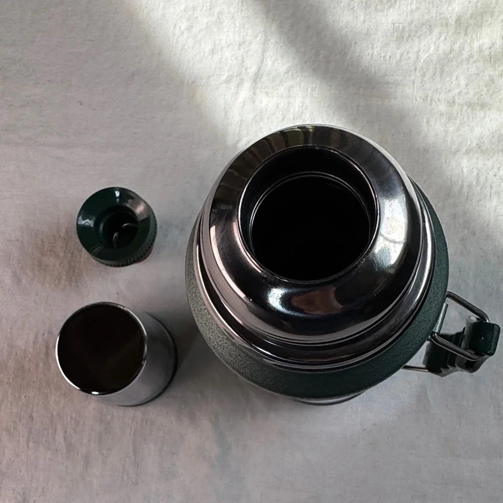 Vintage Aladdin Stanley Hammertone Green Insulated Thermos with Silver Accents - Picture 14 of 15